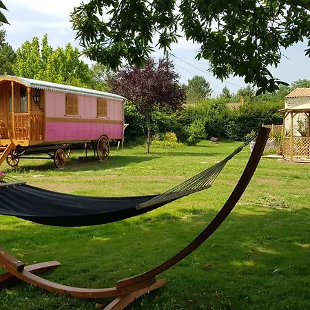 Roulottes Au Bois Cheri Campsite Bussac-Foret