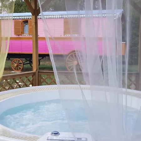 Campsite Roulottes Au Bois Cheri Bussac-Foret